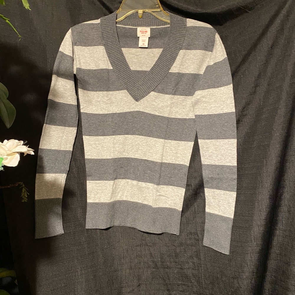 Mossimo v neck